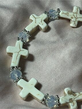 White Howlite Cross Bead Stretch Bracelet — Unbranded